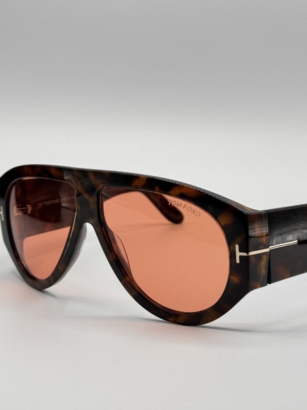 Tom Ford BRONSON TF1044 52S Sunglasses Havana Oversized Aviator Frame Red Lens
